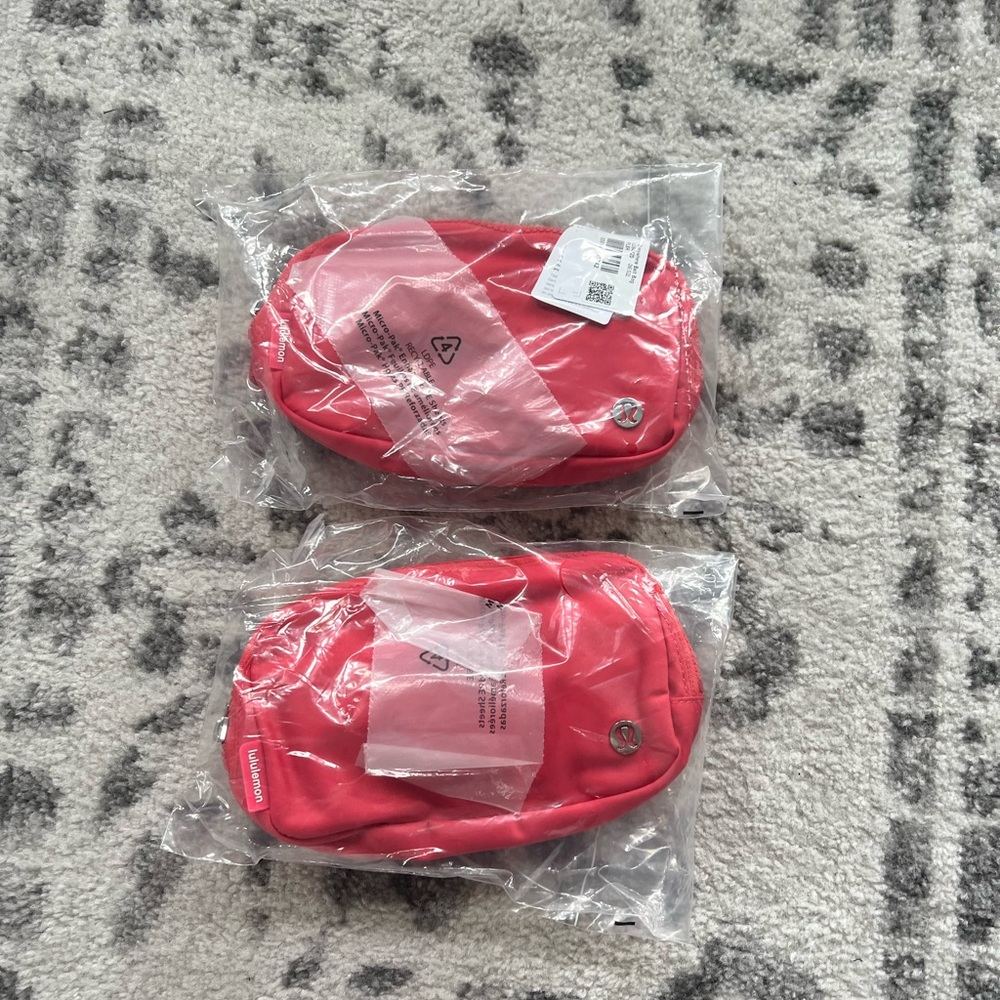 *SOLD* NWT Everywhere Belt Bag *PALE RASPBERRY*